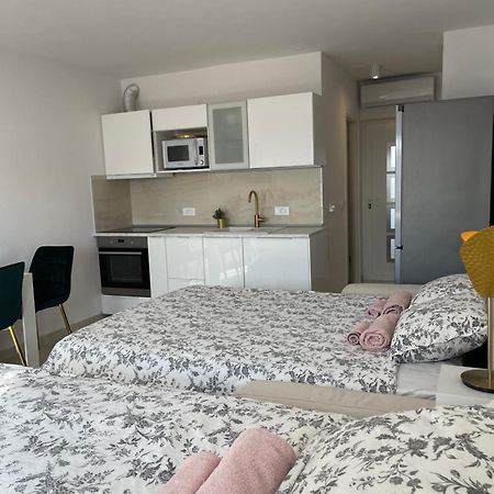 Apartment Vila ** Stinica Εξωτερικό φωτογραφία