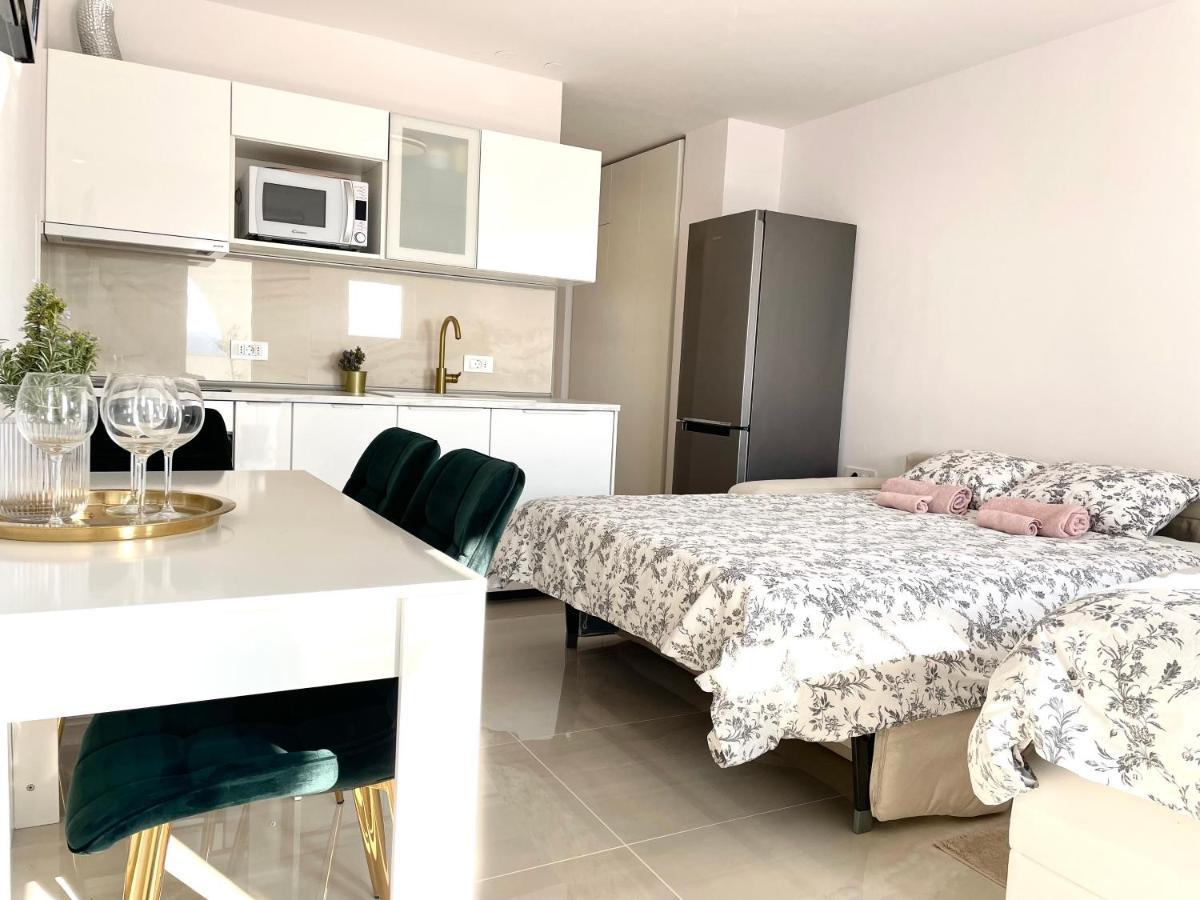 Apartment Vila ** Stinica Εξωτερικό φωτογραφία
