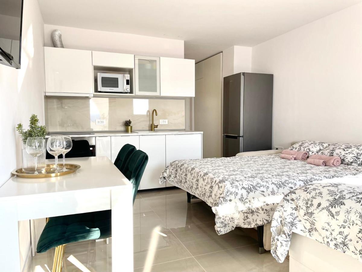 Apartment Vila ** Stinica Εξωτερικό φωτογραφία